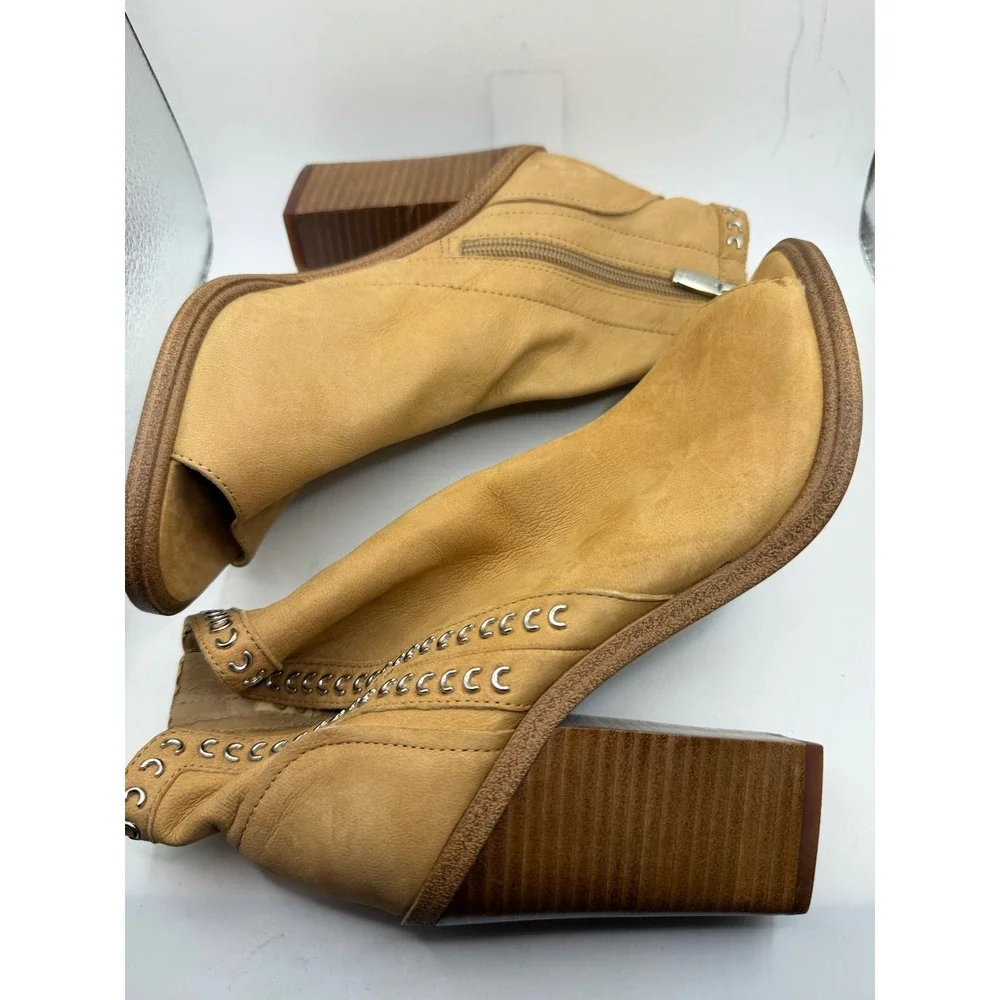 Vince Camuto vince camuto